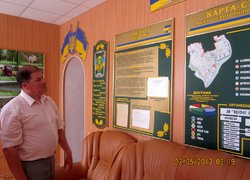 Директор Великодолинського ЛГ Валентин Піт ознайомив учасників екскурсії з історією створення ЛГ та напрямками діяльності